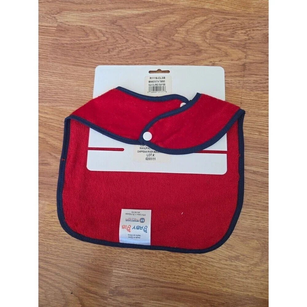 MLB Minnesota Twins Baby Bib Terry Velour Baseball NEW Machine Washable Red